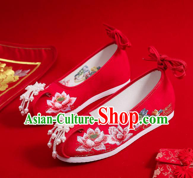 Chinese Traditional Woman Wedding Red Cloth Shoes Classical Pearls Shoes Footwear Embroidery Lotus Shoes