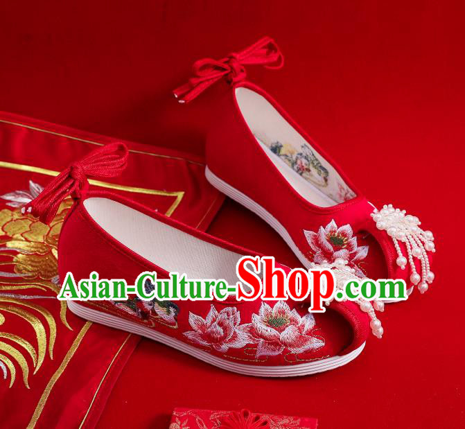 Chinese Traditional Woman Wedding Red Cloth Shoes Classical Pearls Shoes Footwear Embroidery Lotus Shoes