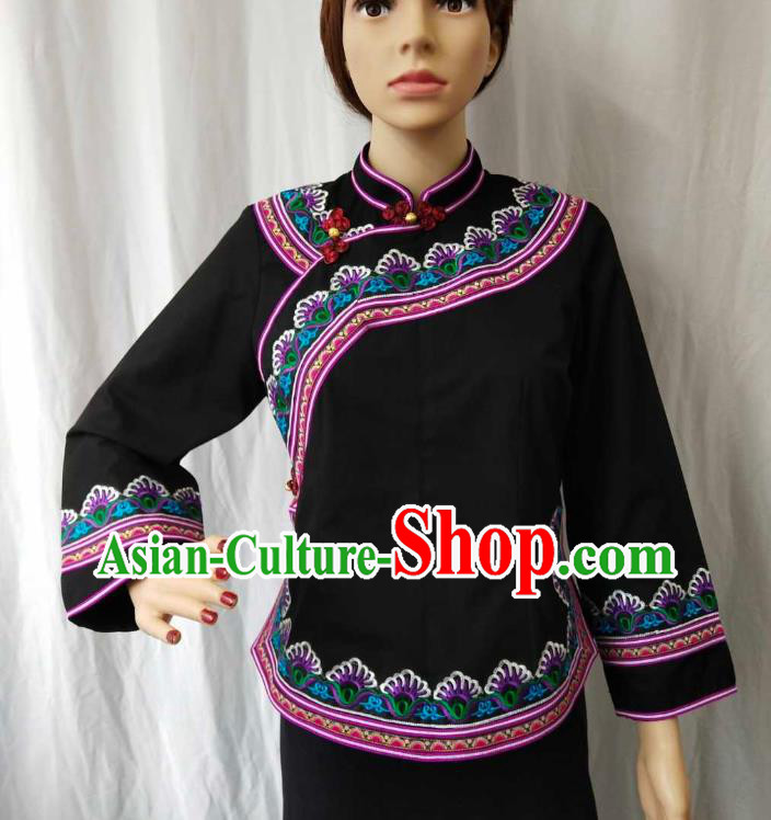 Chinese Guizhou Ethnic Woman Upper Outer Garment Puyi Nationality Blouse Bouyei Minority Embroidered Black Shirt Clothing