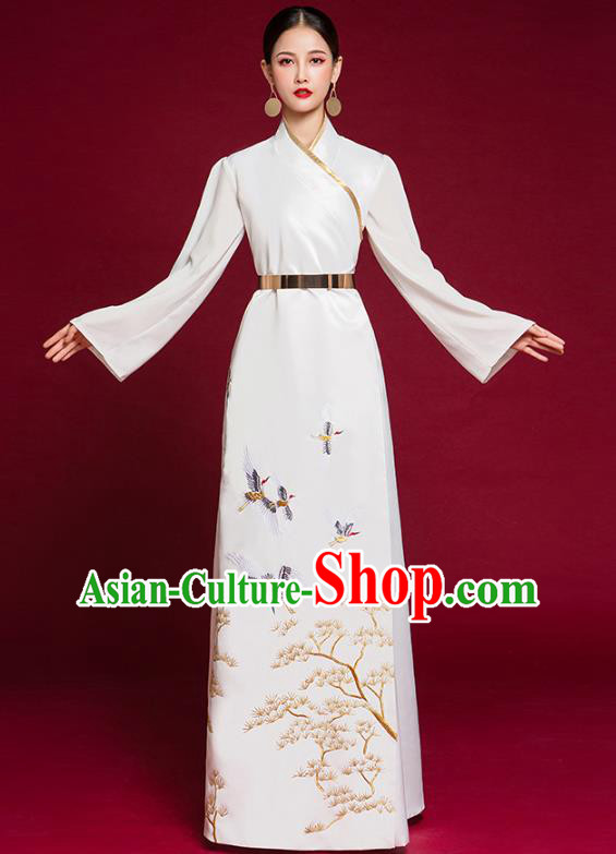 China Catwalks Fashion Clothing Compere Embroidered White Dress Garment Stage Show Full Dress