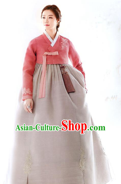 Asian Korea Traditional Garments Fashion Hanbok Clothing Korean Wedding Mother Pink Blouse and Grey Dress