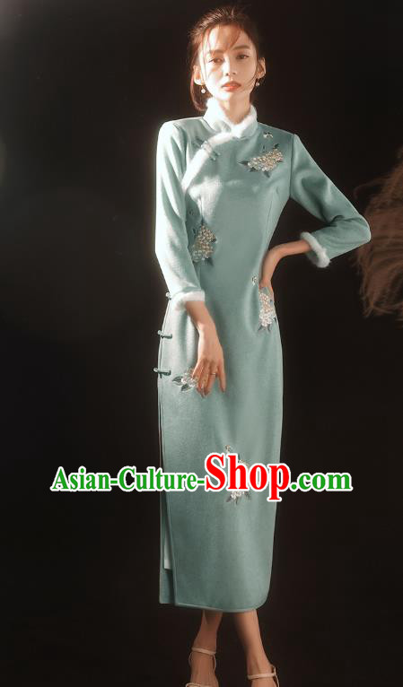 China Traditional Winter National Stage Performance Embroidered Green Woolen Cheongsam