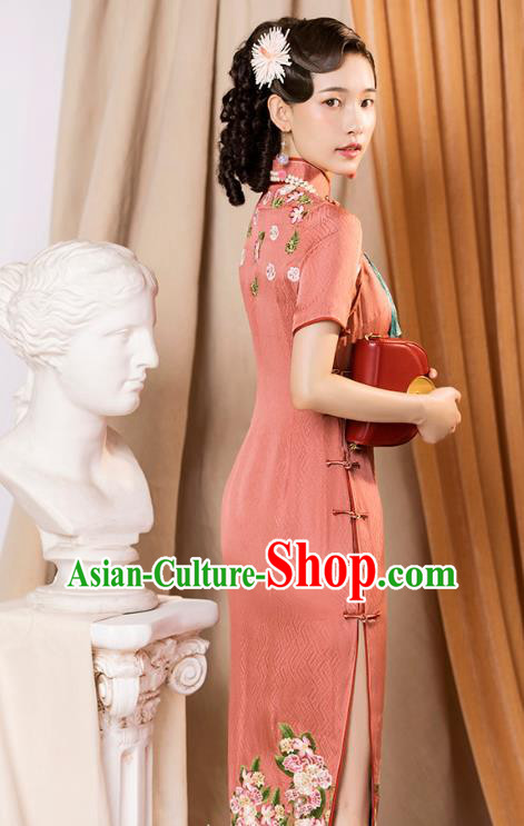 China Classical Embroidered Red Silk Cheongsam Traditional Minguo Shanghai Woman Qipao Dress