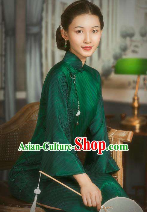 China Classical Green Silk Cheongsam Traditional Minguo Shanghai Woman Wide Sleeve Qipao Dress