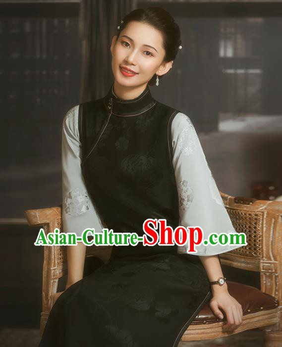 China Classical Young Lady Black Silk Cheongsam Traditional Minguo Shanghai Stand Collar Qipao Dress