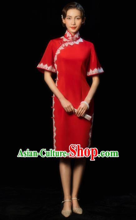 China Traditional Minguo Young Woman Red Qipao Dress Classical Wedding Bride Stand Collar Cheongsam