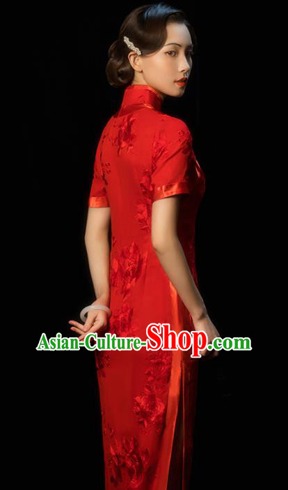 China Classical Wedding Bride Cheongsam Traditional Minguo Young Woman Red Silk Qipao Dress