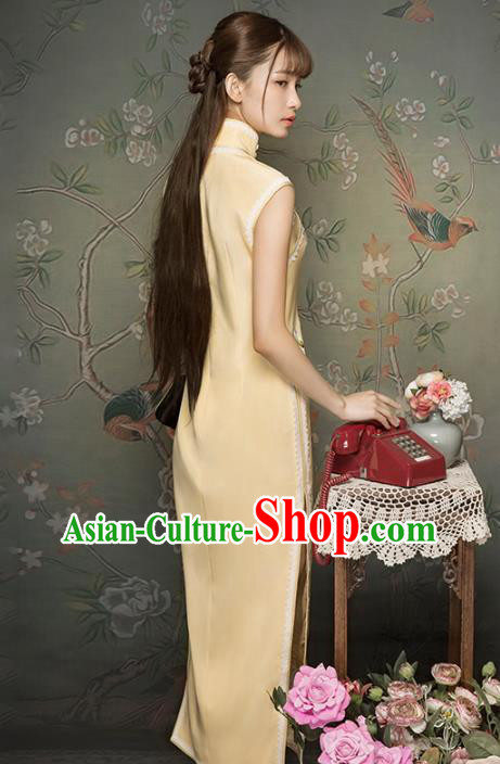China Classical Apricot Silk Cheongsam Traditional Minguo Young Lady Suzhou Embroidered Mangnolia Qipao Dress