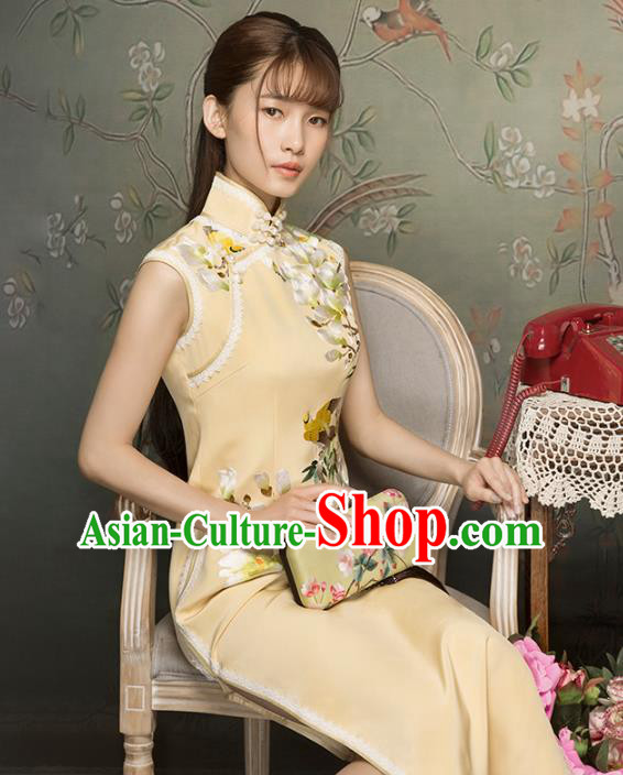 China Classical Apricot Silk Cheongsam Traditional Minguo Young Lady Suzhou Embroidered Mangnolia Qipao Dress