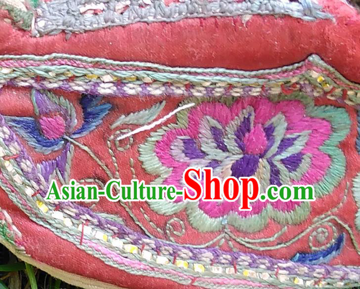 Chinese Traditional Yi Nationality Wedding Shoes Yunnan Ethnic Embroidered Shoes National Red Cloth Shoes