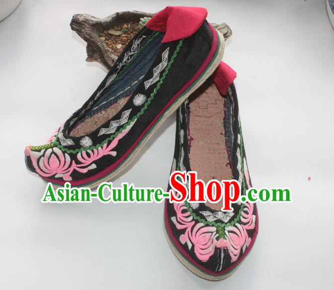 Chinese National Strong Cloth Soles Shoes Handmade Black Embroidered Shoes Traditional Yunnan Nationality Woman Shoes