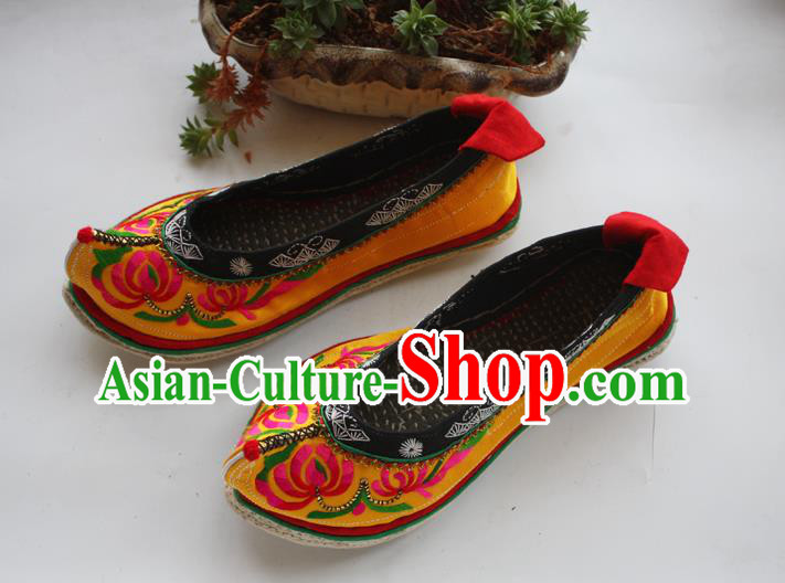 Chinese Ethnic Woman Shoes Handmade Yellow Satin Embroidered Shoes Traditional Yi Nationality Shoes National Strong Cloth Soles Shoes