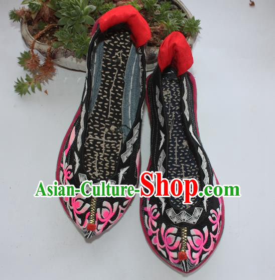 Chinese National Strong Cloth Soles Shoes Ethnic Woman Shoes Handmade Black Satin Embroidered Shoes Traditional Yi Nationality Shoes