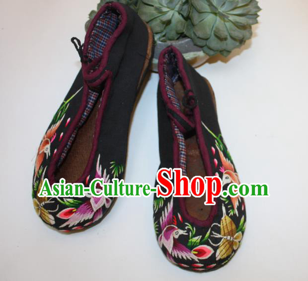 Chinese Folk Dance Black Satin Shoes Traditional Embroidered Shoes Handmade Bai Nationality Woman Shoes