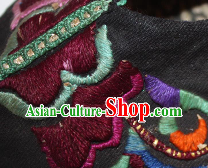 Chinese Folk Dance Black Cloth Shoes Traditional Embroidered Shoes Handmade Yi Nationality Woman Shoes