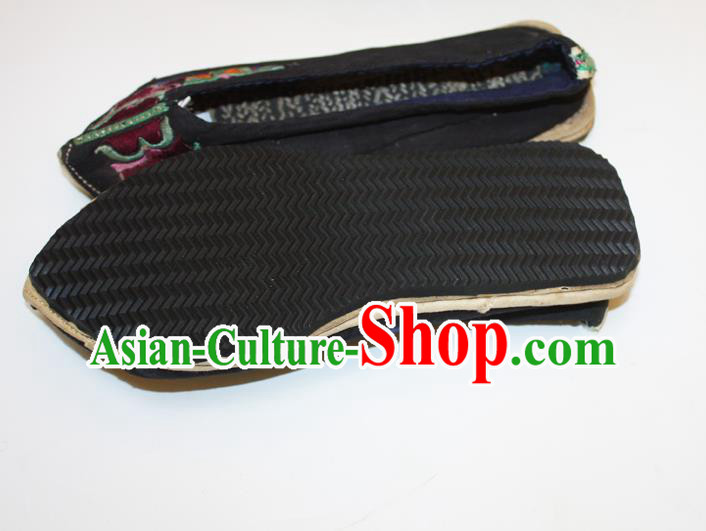 Chinese Folk Dance Black Cloth Shoes Traditional Embroidered Shoes Handmade Yi Nationality Woman Shoes
