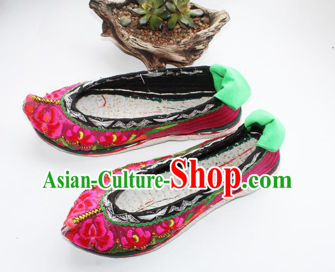 Chinese Yi Nationality Female Shoes Handmade Yunnan Ethnic Rosy Cloth Shoes Traditional Embroidered Shoes
