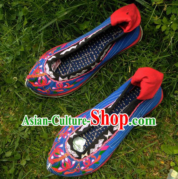 Chinese Yi Nationality Dance Shoes Handmade Yunnan Ethnic Blue Cloth Shoes Traditional Embroidered Shoes