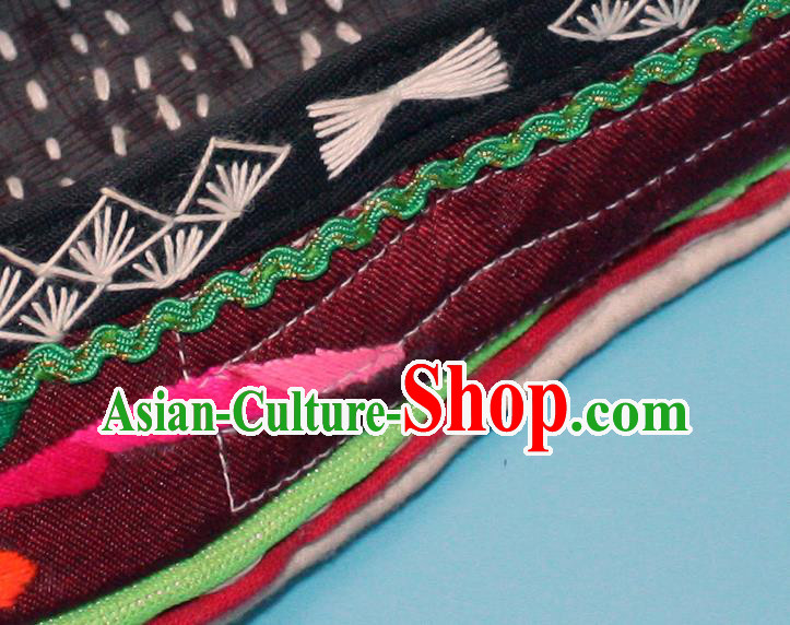 Chinese Traditional Dark Red Embroidered Shoes Yi Nationality Dance Shoes Handmade Yunnan Ethnic Shoes