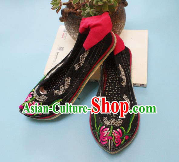 Chinese Traditional Yi Nationality Black Embroidered Shoes Handmade Strong Cloth Soles Shoes Folk Dance Shoes