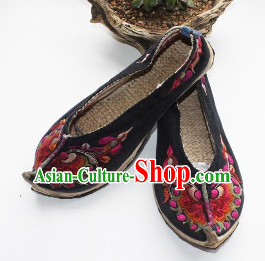 Chinese Traditional Embroidered Butterfly Shoes Yi Nationality Woman Shoes Handmade Yunnan Ethnic Black Cloth Shoes