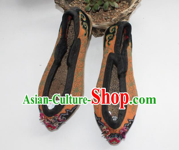 Chinese Handmade Yunnan Ethnic Orange Cloth Shoes Traditional Embroidered Shoes Yi Nationality Woman Shoes