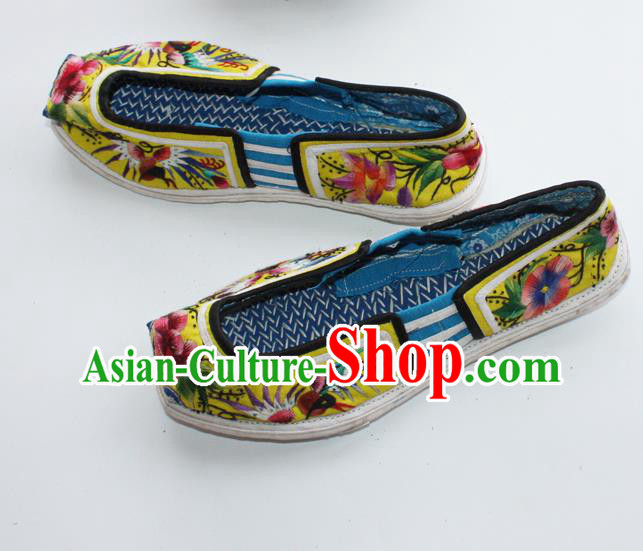 Chinese Handmade Embroidered Tiger Head Shoes Yi Nationality Shoes Yunnan Ethnic Dance Shoes Traditional Yellow Cloth Shoes