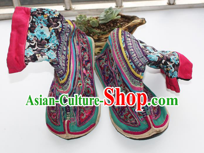 China Yunnan Full Embroidered Boots Handmade Yi Nationality Dance Shoes