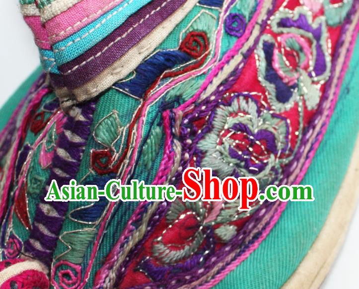 China Yunnan Full Embroidered Boots Handmade Yi Nationality Dance Shoes