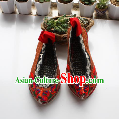 Chinese Handmade Ethnic Ginger Cloth Shoes Yi Nationality Female Shoes National Yunnan Dance Embroidered Shoes
