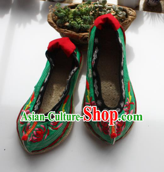 Chinese Yi Nationality Woman Shoes National Yunnan Embroidered Shoes Handmade Ethnic Dance Green Satin Shoes