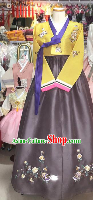 Korean Traditional Court Hanbok Clothing Classical Wedding Garment Costumes Bride Fashion Embroidered Yellow Blouse and Grey Dress