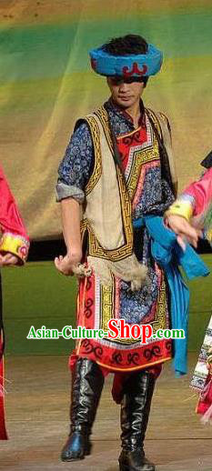 China Qiang Ethnic Bridegroom Garment Costumes Traditional Sichuan Nationality Male Outfits Clothing and Hat