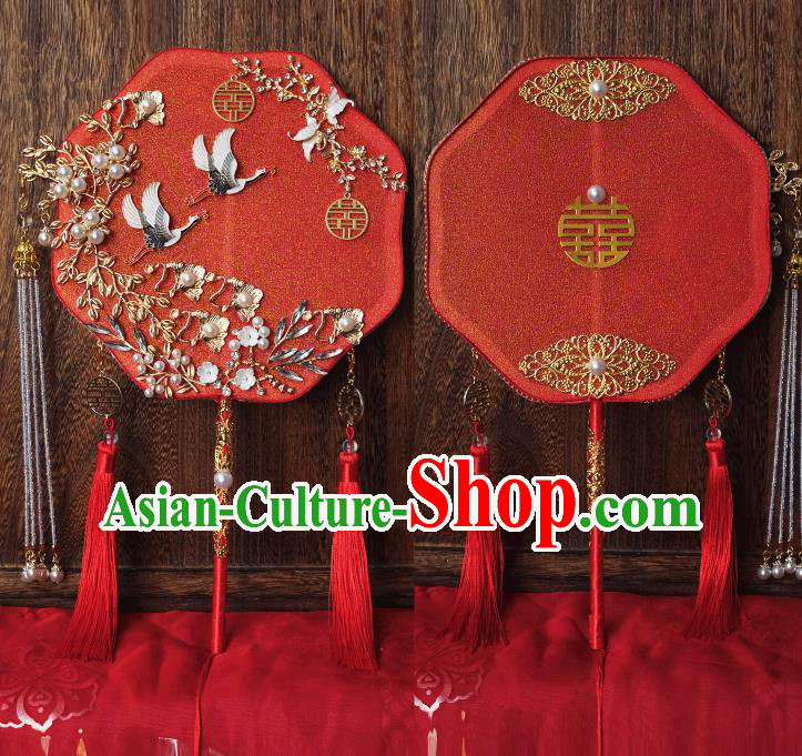 China Handmade Red Silk Fan Traditional Wedding Fan Bride Palace Fan Classical Dance Fan