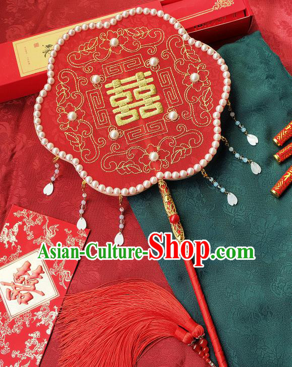 China Bride Pearls Palace Fan Classical Dance Fan Handmade Silk Plum Blossom Fan Traditional Wedding Red Fan