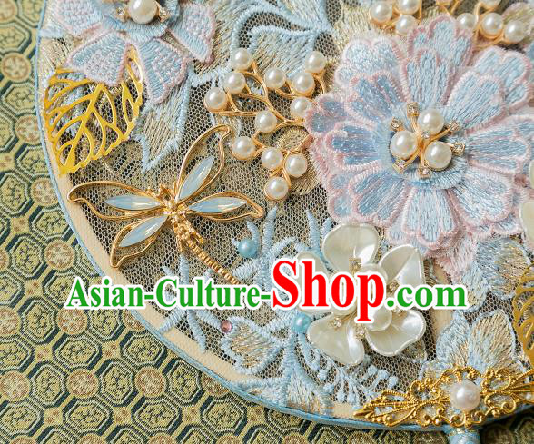 China Traditional Wedding Pearls Fan Bride Palace Fan Classical Embroidered Fan Handmade Silk Fan