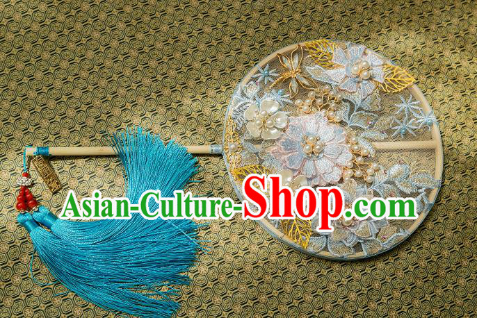 China Traditional Wedding Pearls Fan Bride Palace Fan Classical Embroidered Fan Handmade Silk Fan