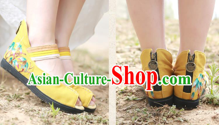 China Embroidered Bamboo Plimsolls Shoes Handmade Yellow Canvas Shoes National Folk Dance Sandal Shoes