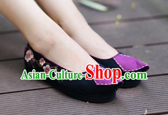 China Traditional Embroidered Peach Blossom Shoes Handmade Black Cloth Shoes Folk Dance Shoes National Woman Canvas Shoes