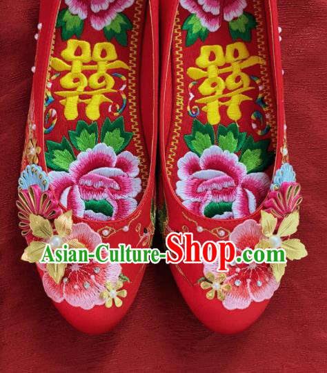 China Embroidered Red Satin Shoes Handmade Bride Shoes Xiuhe Suit Shoes Wedding Shoes