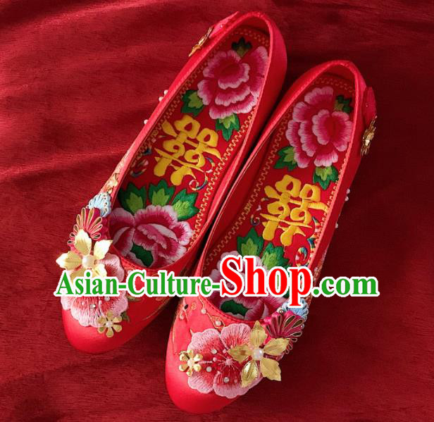 China Embroidered Red Satin Shoes Handmade Bride Shoes Xiuhe Suit Shoes Wedding Shoes