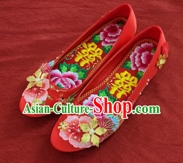 China Embroidered Red Satin Shoes Handmade Bride Shoes Xiuhe Suit Shoes Wedding Shoes
