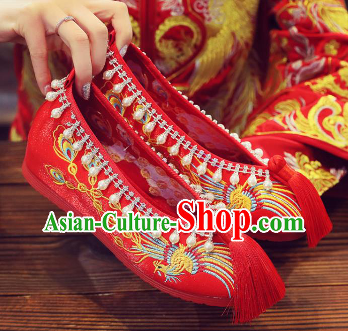 China Embroidered Phoenix Shoes Handmade Bride Shoes Xiuhe Red Satin Shoes Pearls Wedding Shoes