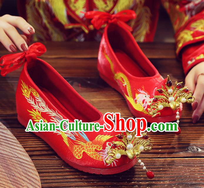 China XiuHe Red Satin Shoes Hanfu Shoes Classical Wedding Shoes Embroidered Shoes Handmade Golden Phoenix Bride Shoes