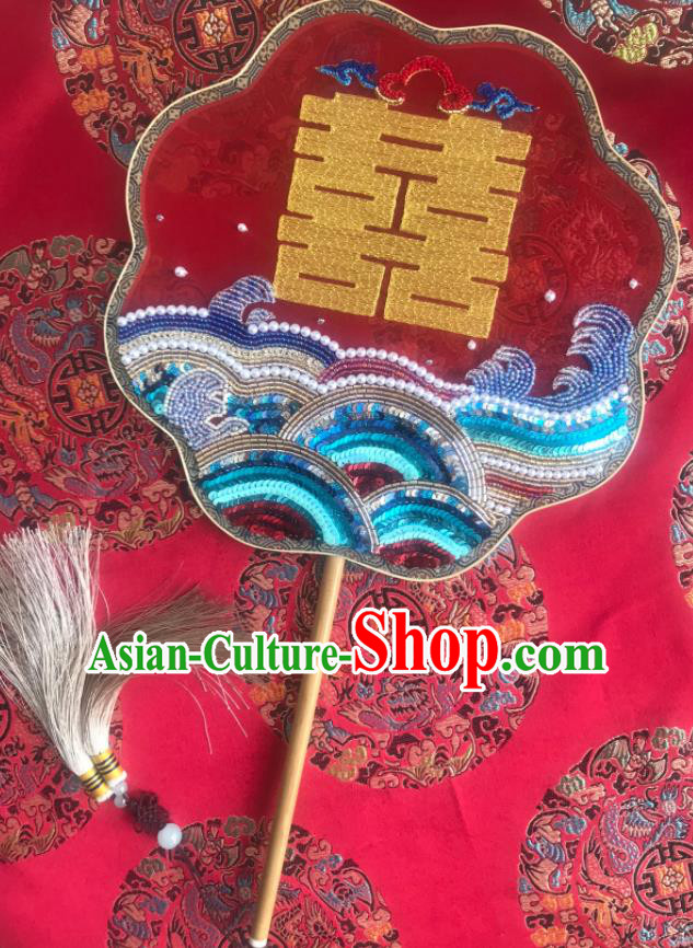 China Traditional Bride Red Silk Palace Fan Handmade Hanfu Dance Fans Wedding Embroidered Beads Fan