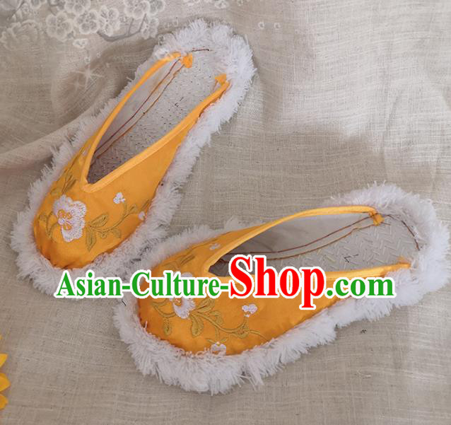 Chinese Handmade Embroidery Shoes Woman Strong Cloth Slippers National Yellow Satin Shoes