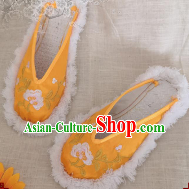 Chinese Handmade Embroidery Shoes Woman Strong Cloth Slippers National Yellow Satin Shoes