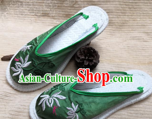 Chinese National Deep Green Satin Shoes Handmade Embroidery Chrysanthemum Shoes Woman Strong Cloth Slippers