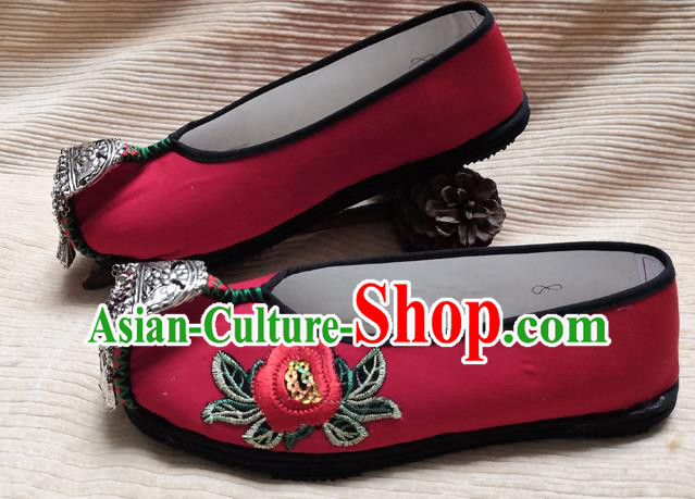 Handmade China Ethnic Dance Shoes National Woman Red Cloth Shoes Yunnan Wedding Embroidered Shoes Bride Silver Tassel Shoes