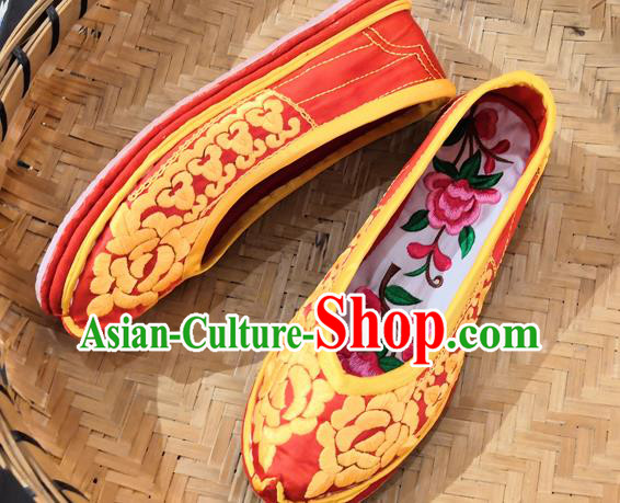 Handmade China Yunnan Ethnic Bride Shoes Embroidered Red Satin Shoes National Woman Wedding Cloth Shoes